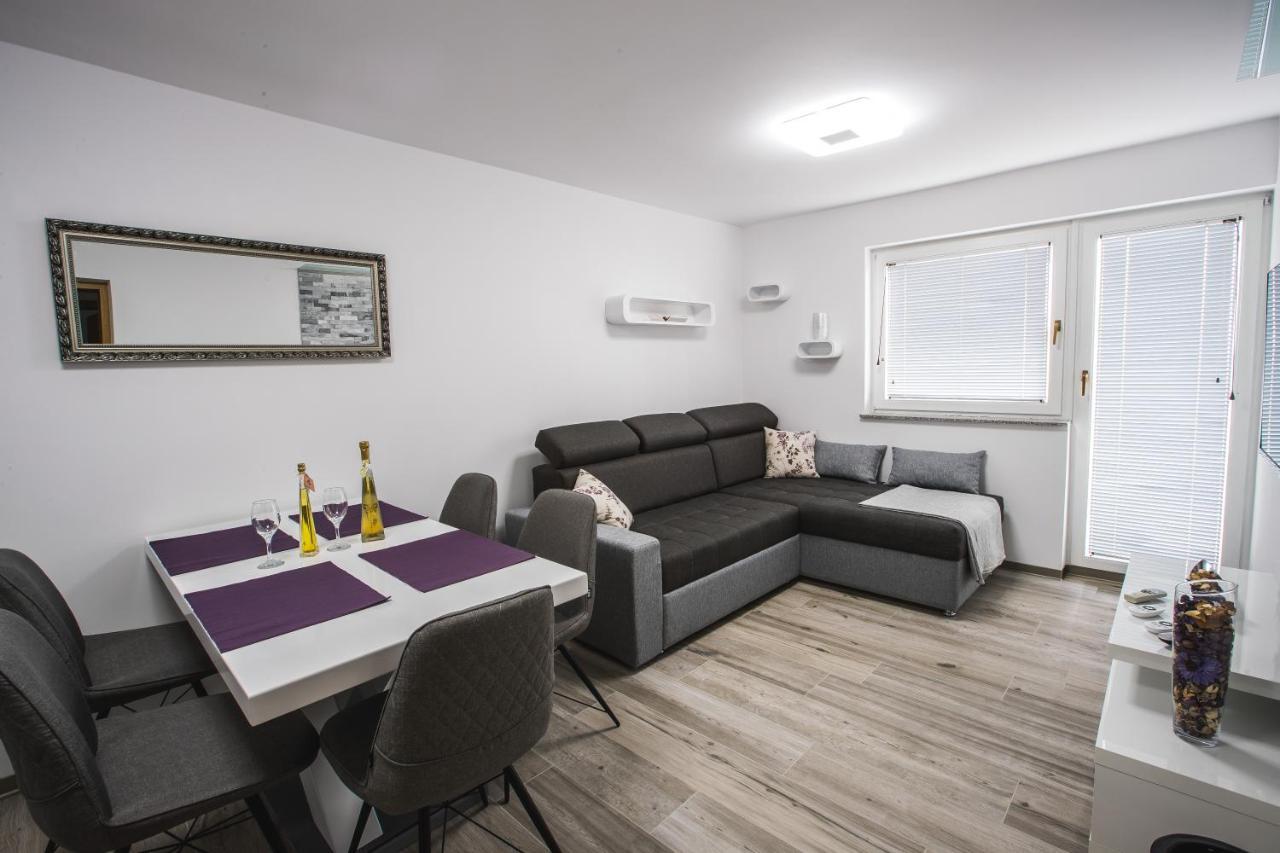 Apartment Ma&Ja With Hot Tub เมทลิกา ภายนอก รูปภาพ